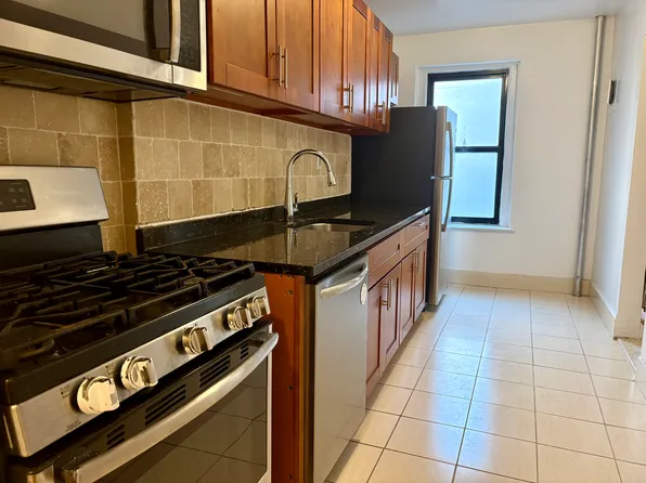 921 McLean Ave APT D3, Yonkers, NY 10704
