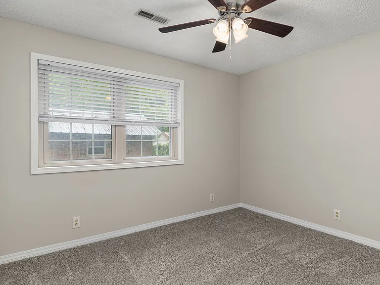1618 Chisholm Rd — Photo 21