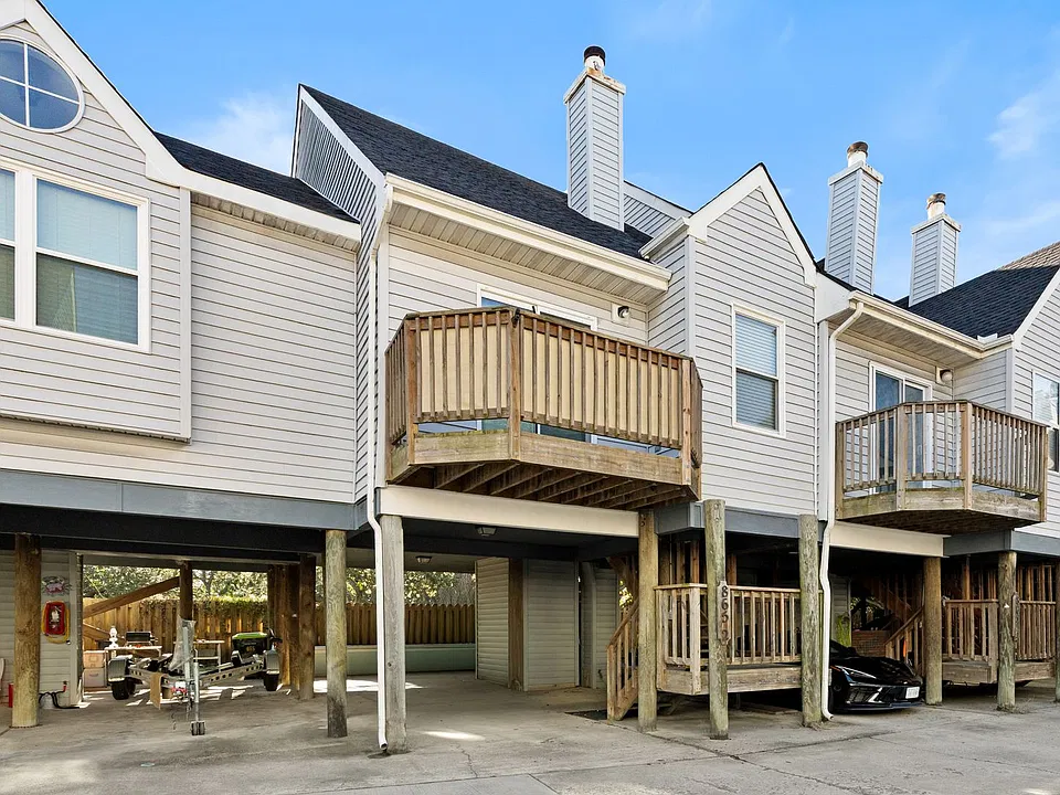 865 Little Bay Ave #2