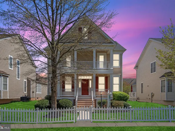 25265 Doolittle Ln, Chantilly, VA 20152