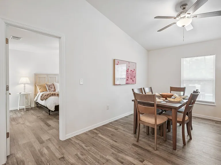 25 SW 22nd Ave — Photo 8