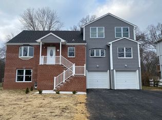 12 Romondt Rd, Pompton Plains, NJ 07444