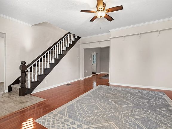 4th image of 535 Locust St