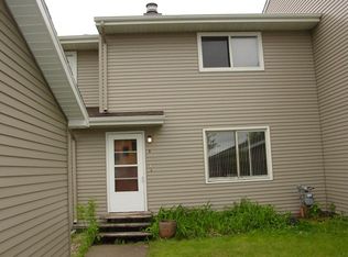 2719 Knight Dr, Grand Forks, ND 58201