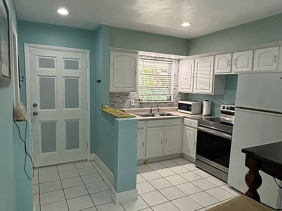 3rd image of 4211 NE 22nd Ave APT 4