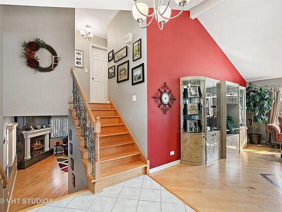2nd image of 1717 Peachtree Dr
