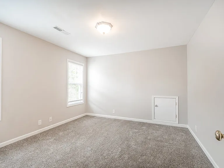 2137 Aberdeen Cir — Photo 12