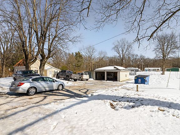 4th image of 6022 N State Rd