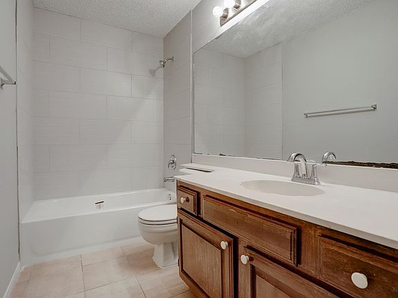 3rd image of 3310 Hidden Creek Dr