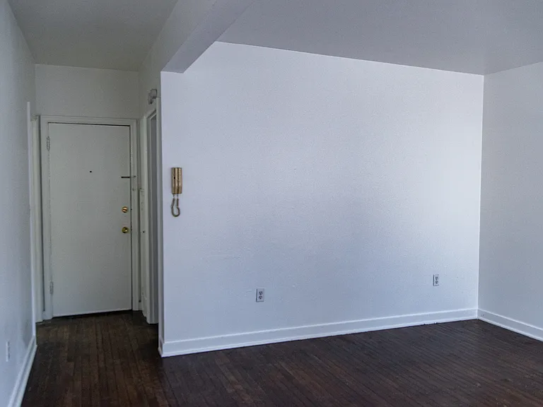 2401 NW 60th St #106 — Photo 11