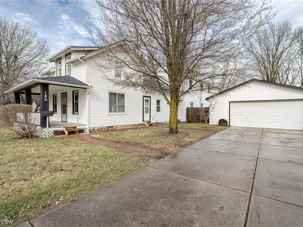 180 Kempton Dr, Berea, OH 44017
