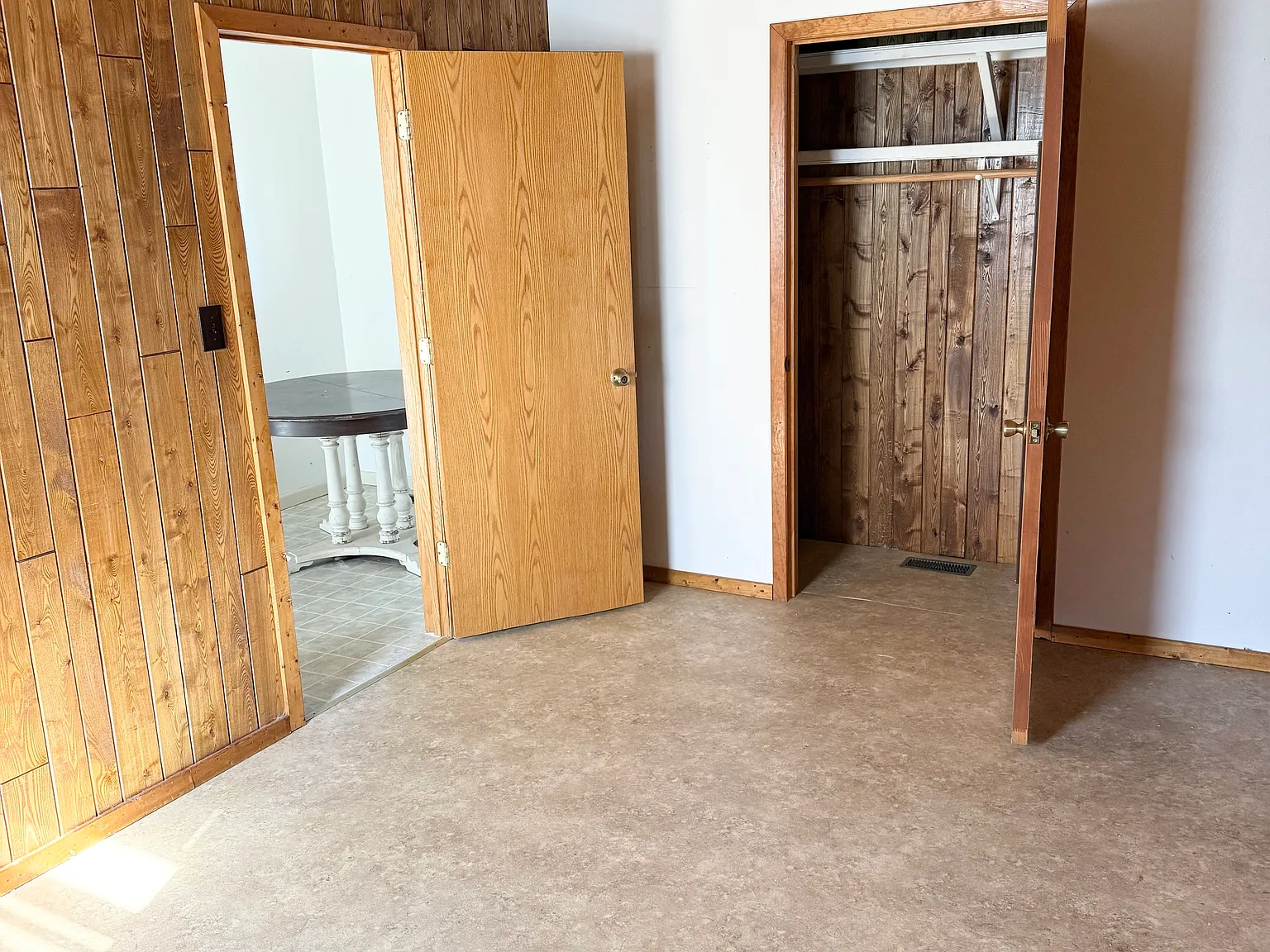 2 bed, 1200 sqft, $1,200 — Photo 4