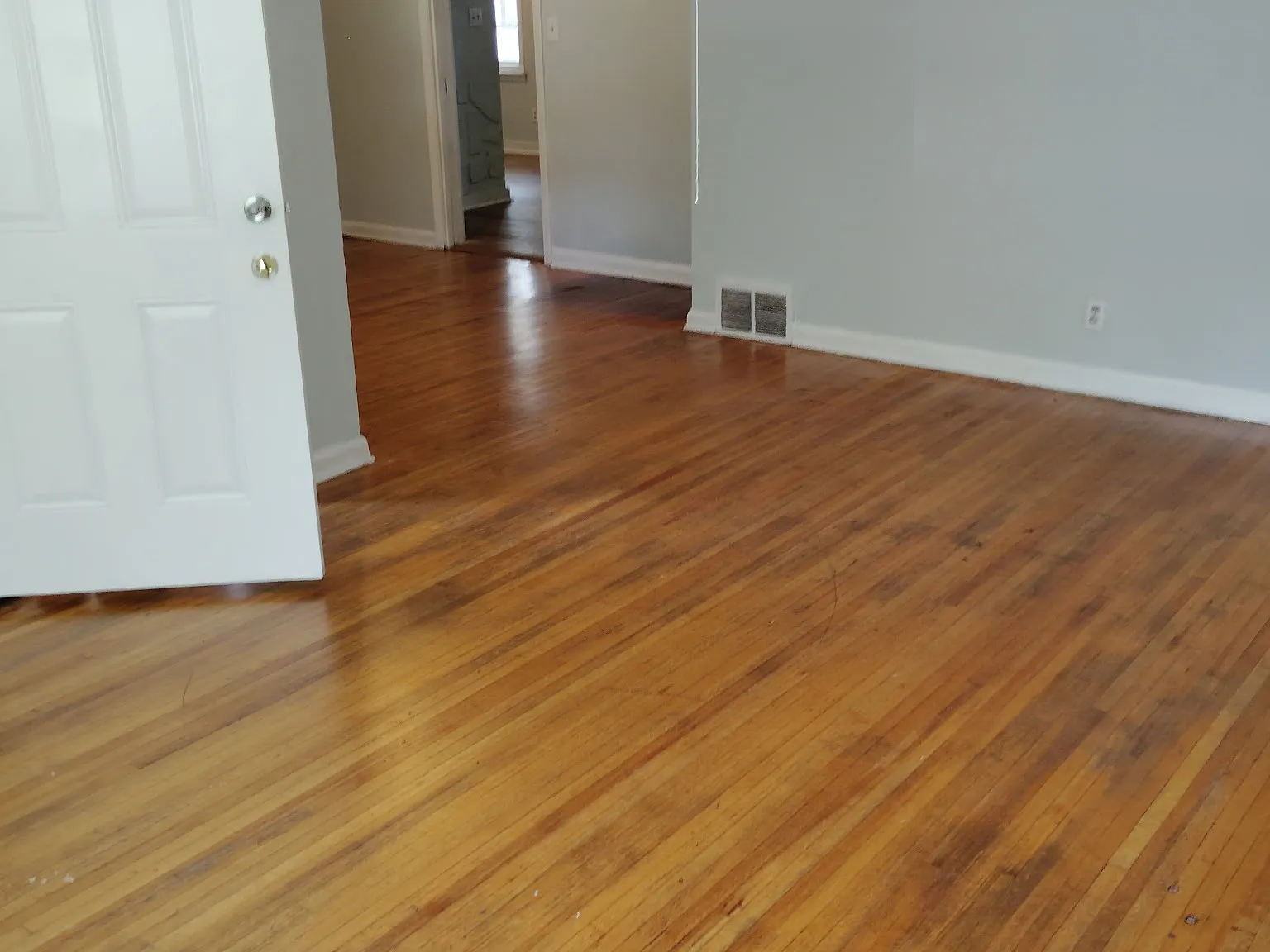 3 bed, 1165 sqft, $1,100 — Photo 4