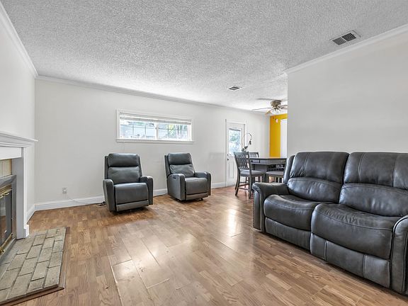 3rd image of 2631 Mayfair Ave