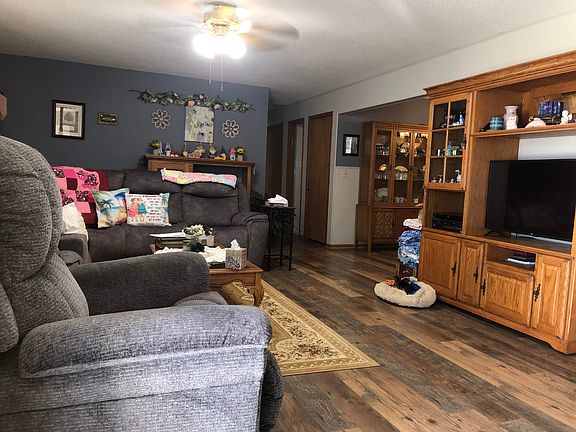 2nd image of 14 Prairie Dr