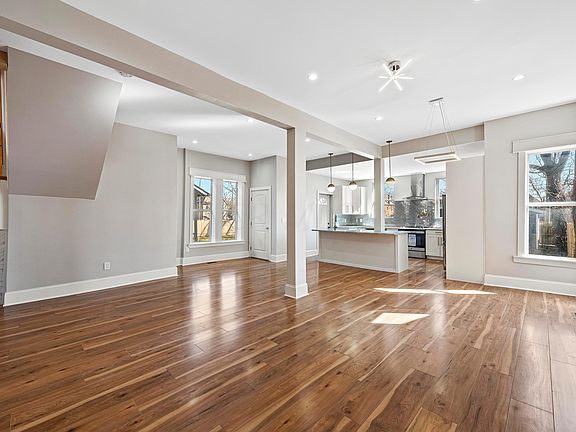 5th image of 934 Oakwood Ave