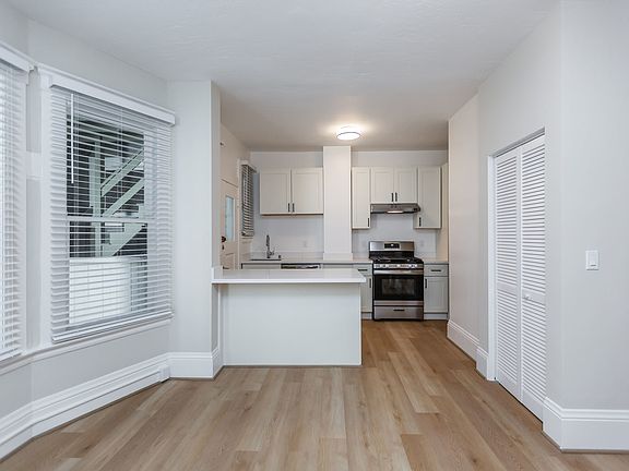 2nd image of 1476 Sacramento St #204