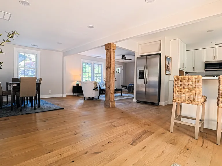 2402 Lancelot Dr — Photo 5