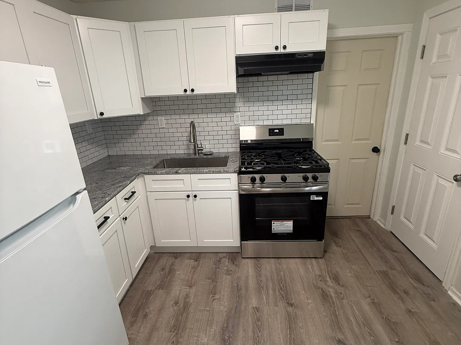 3 bed, 950 sqft, $1,750 — Photo 4