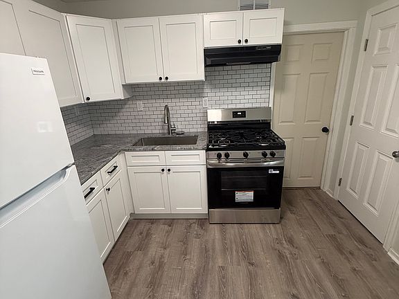 4th image of 7 Hopewell St #7