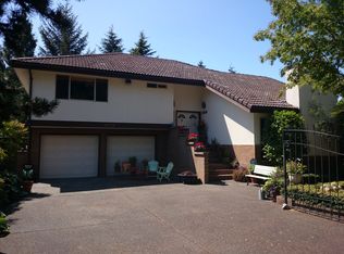 5715 SW Bradford St, Seattle, WA 98116