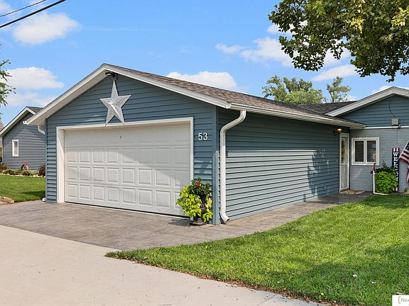 4th image of 2437 W Shore Dr