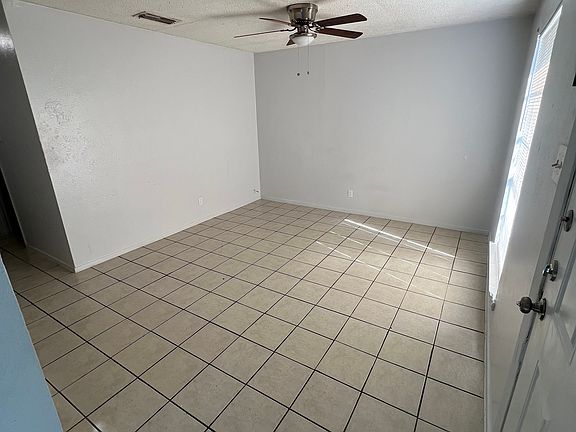 5th image of 2314 Andover Dr APT 4