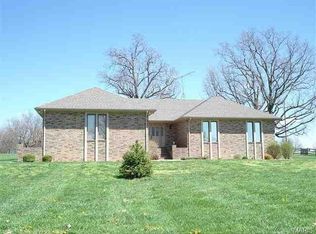 22898 Pine Tree Dr, Lebanon, MO 65536