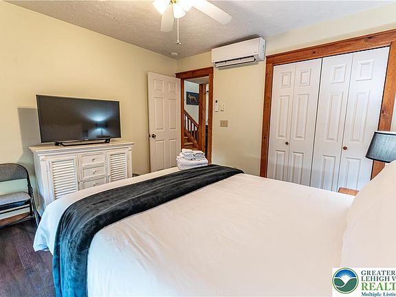 5th image of 412 Hickory Dr