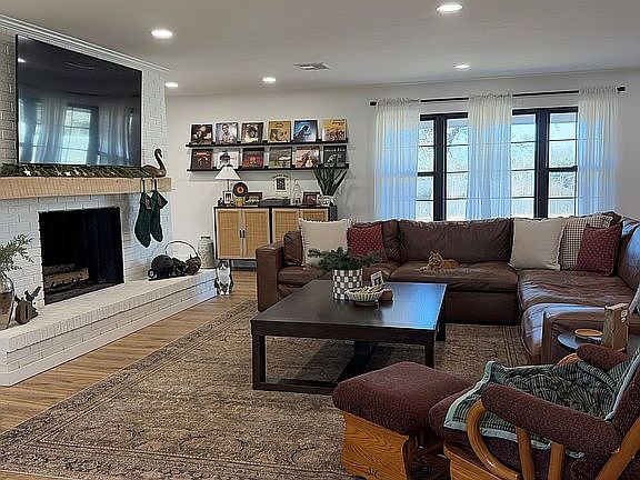 3rd image of 311 New Bethel Blvd