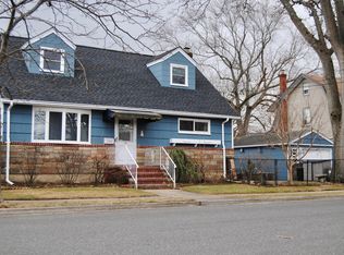 118 Edmund St, Lynbrook, NY