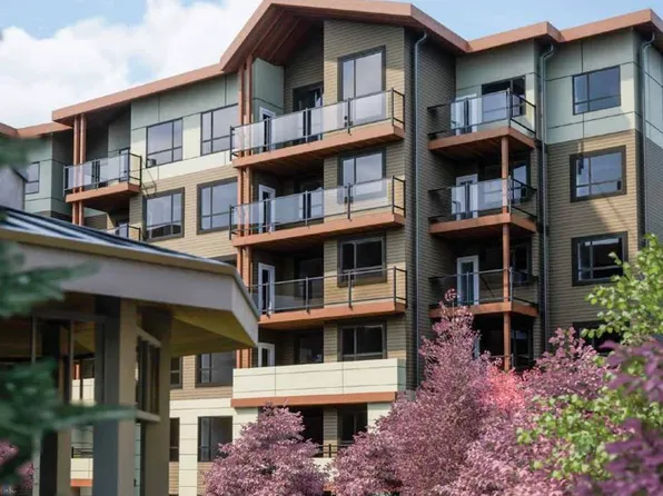11035 Ravine Rd #401, Surrey, BC V3T 3X5