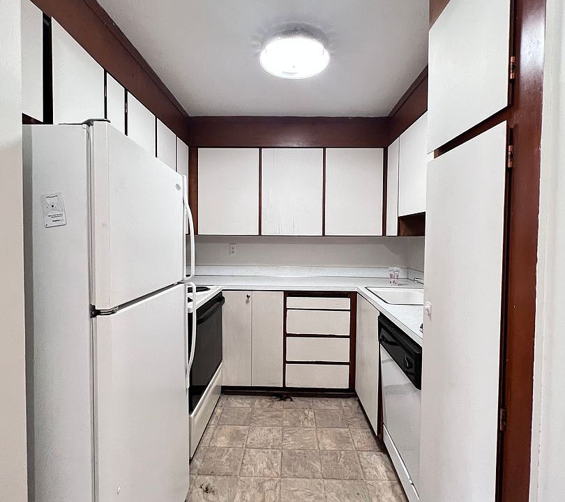 1st image of 14346 32nd Ave NE APT 1