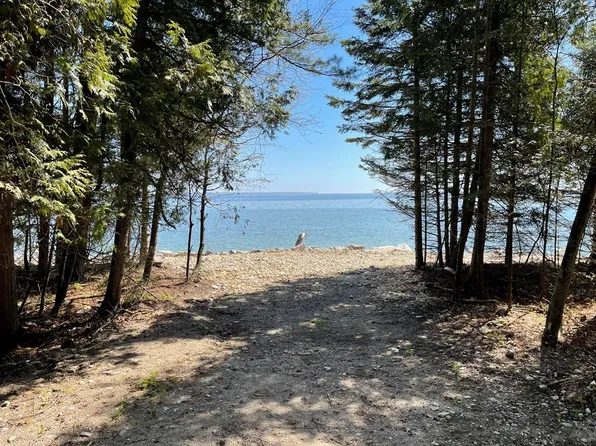 Northern Door Rd, Ellison Bay, WI 54210