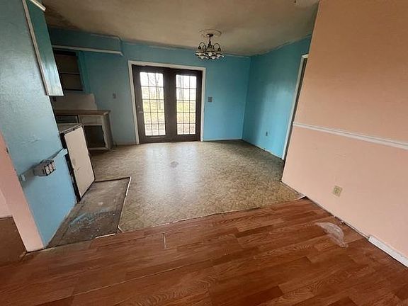 4th image of 1505 E Wright St