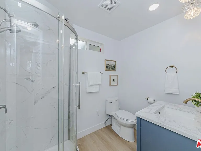 1832 Burnell Dr — Photo 12