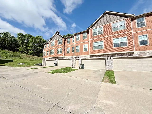 287 S Breakwater Ln — Photo 3