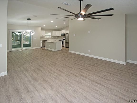 3rd image of 8810 N Cortlandt Dr