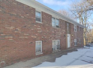 1727 9th Ave APT 7, Moline, IL 61265