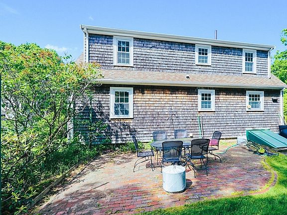 4th image of 4 Meadow Ln