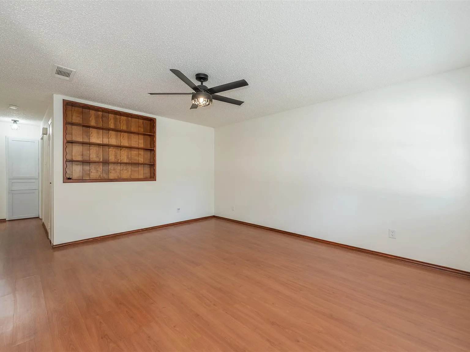 2 bed, 1.5 bath, 983 sqft, $1,650 — Photo 4