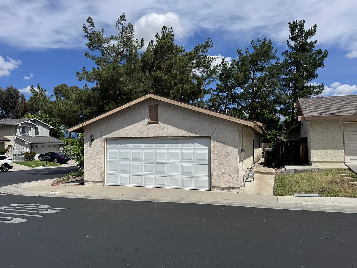 Building Photo - 615 Lavender Pl #1