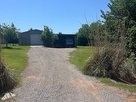 3rd image of 1941 County Road 1212