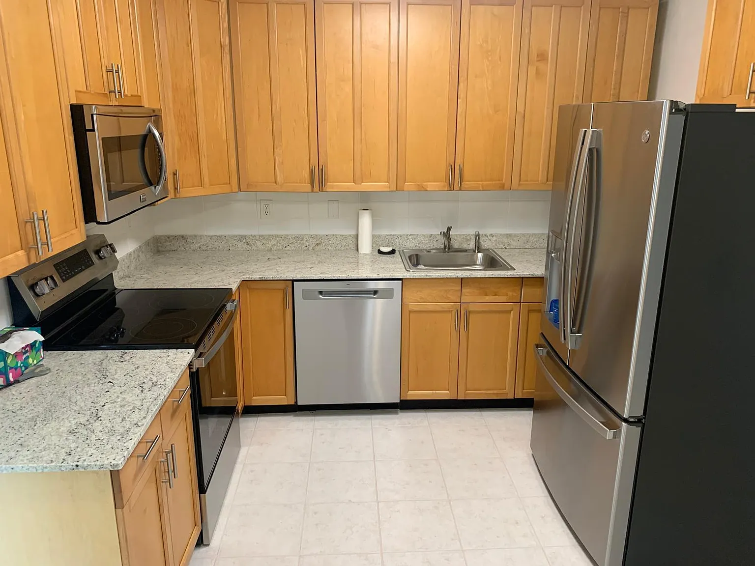 2 bed, 1.0 bath, 806 sqft, $2,400 — Photo 4