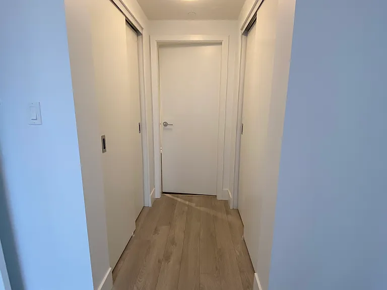 680 Seylynn Cres #1604 — Photo 31