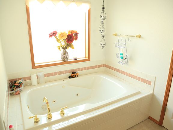 jeted tub
