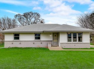 3816 W Kimberly Ave, Greenfield, WI 53221
