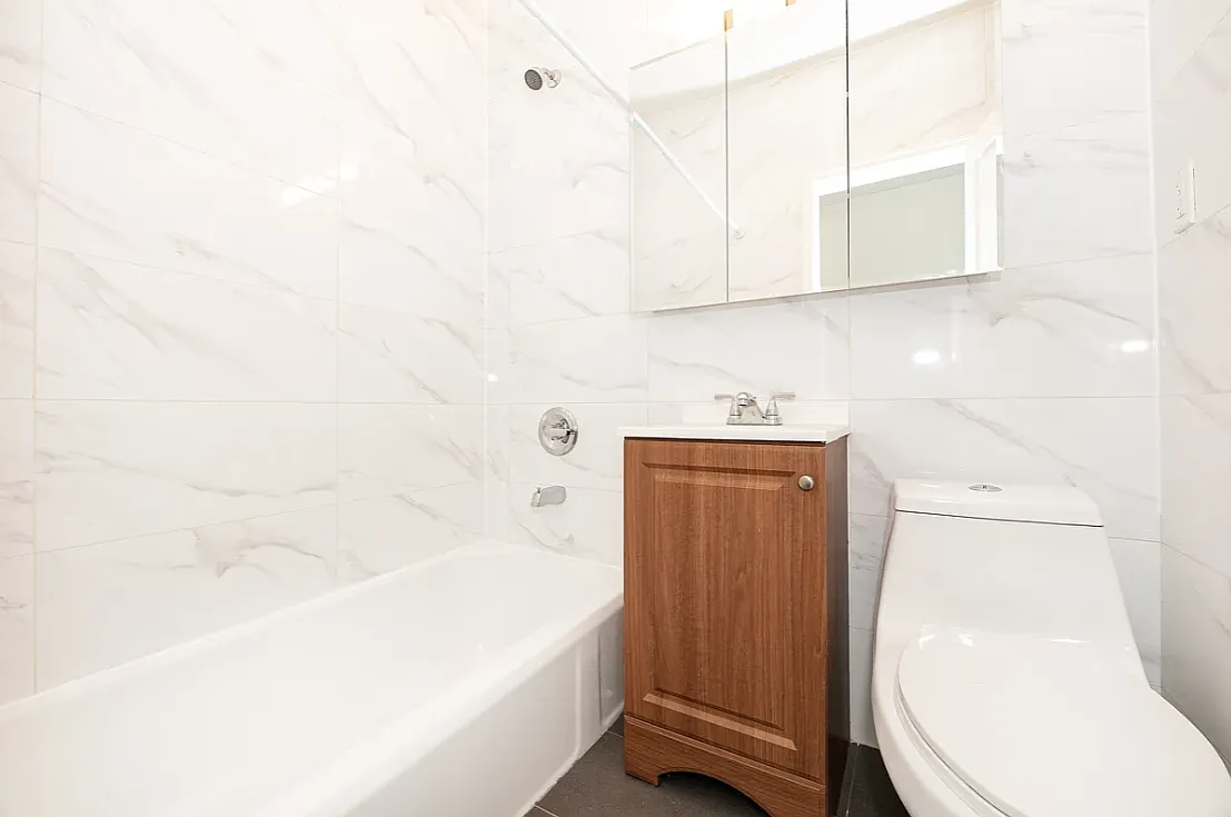 222 East 56th Street — Photo 4