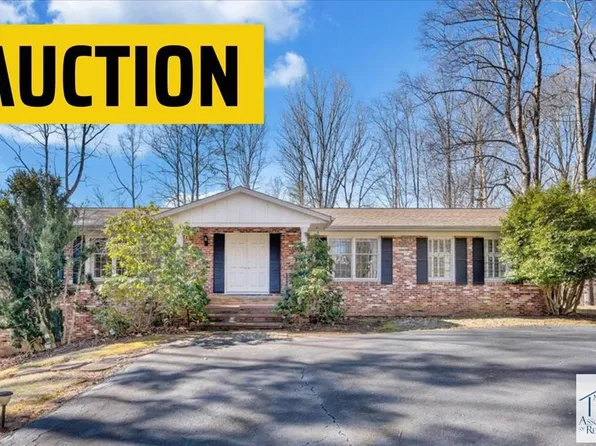 180 Leatherwood Cir, Martinsville, VA 24112