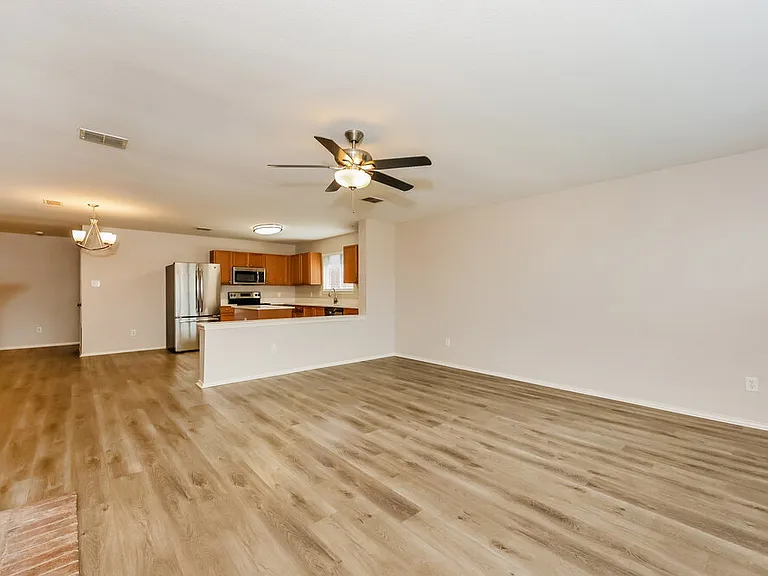 2217 Midbury Dr — Photo 5